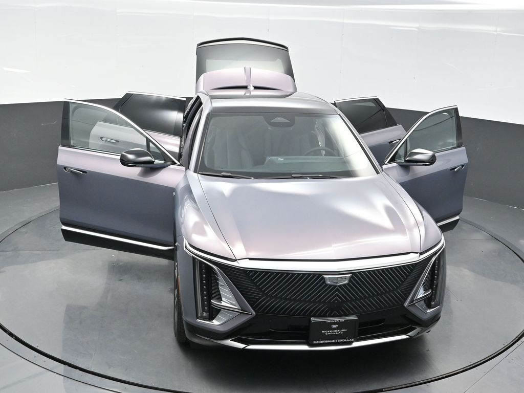 2025 Cadillac Lyriq Luxury photo 33