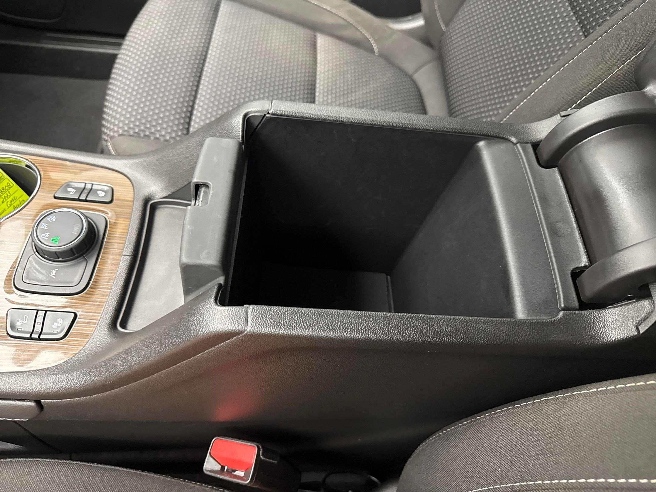2023 Gmc Acadia SLE photo 35