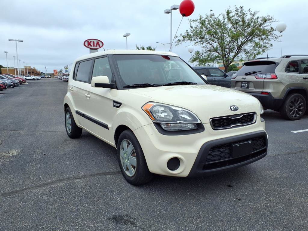 Used 2013 Kia Soul Base with VIN KNDJT2A57D7773465 for sale in Waite Park, Minnesota