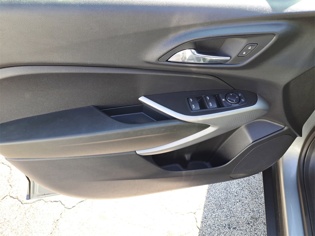 2024 Chevrolet Trax LS photo 10