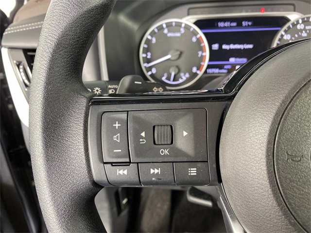 2022 Nissan Rogue SV photo 12