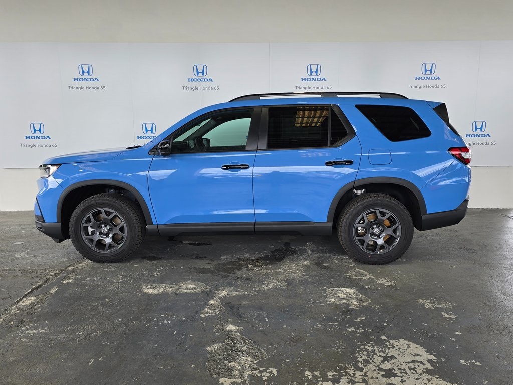 2025 Honda Pilot TrailSport photo 2