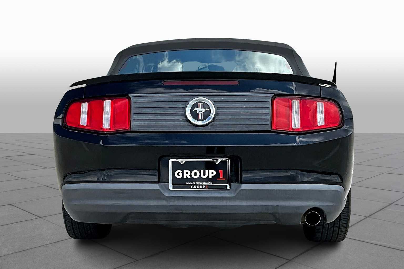 2010 Ford Mustang V6 Convertible photo 4