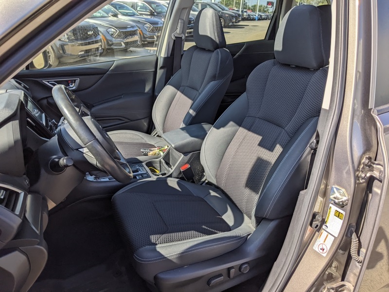 2020 Subaru Forester Premium photo 9