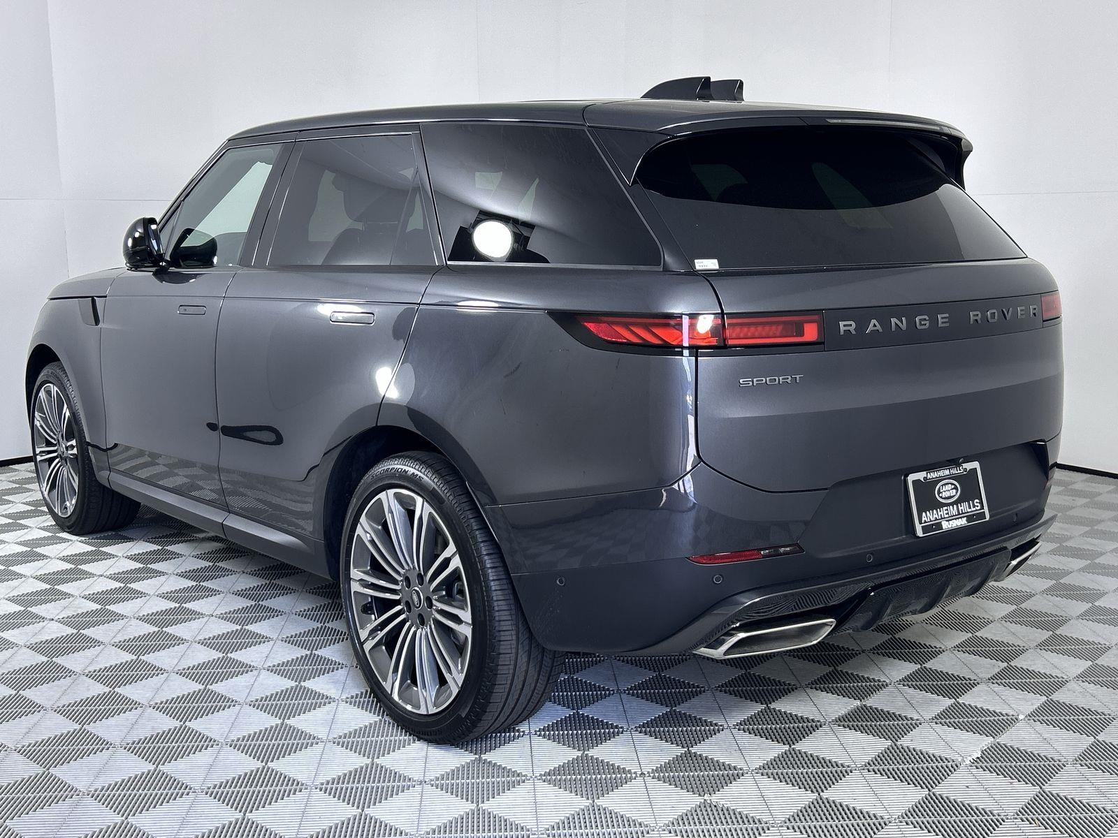 2025 Land Rover Range Rover Sport SE photo 2