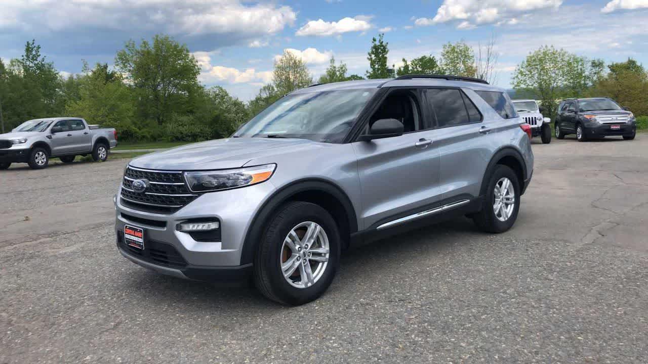 2023 Ford Explorer XLT photo 2