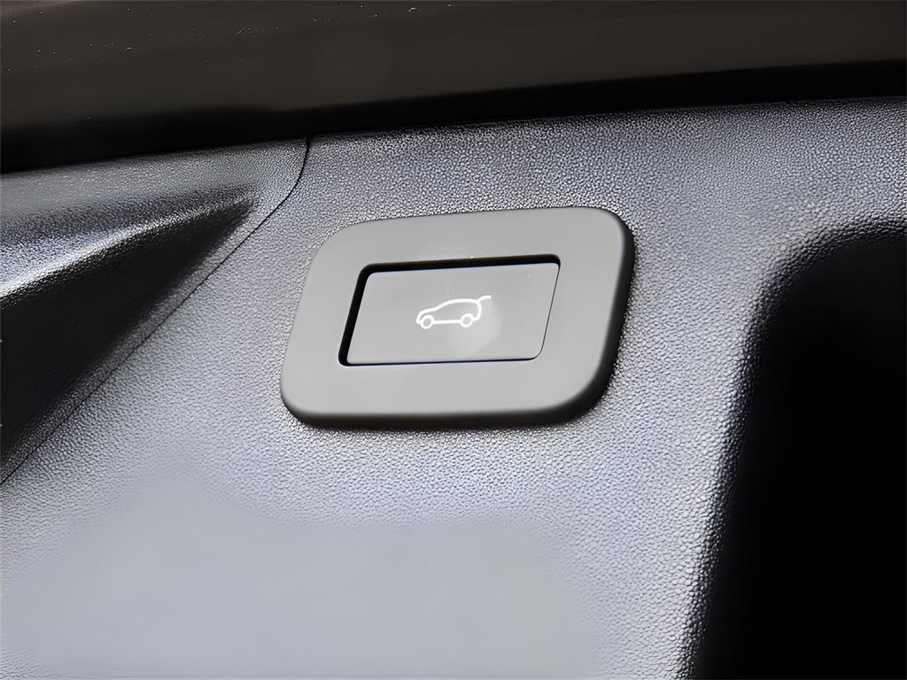 2025 Land Rover Discovery Sport S photo 22