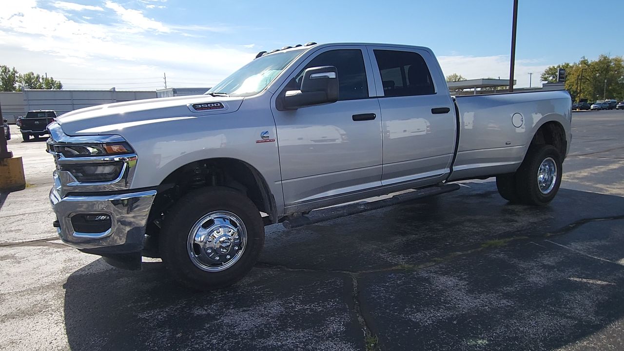 2026 Ram 3500 Tradesman photo 4