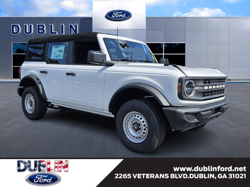 2025 Ford Bronco 4-Door Base's photo