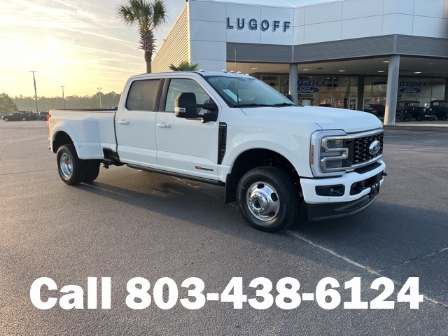 2026 Ford F-350 Super Duty Platinum's photo