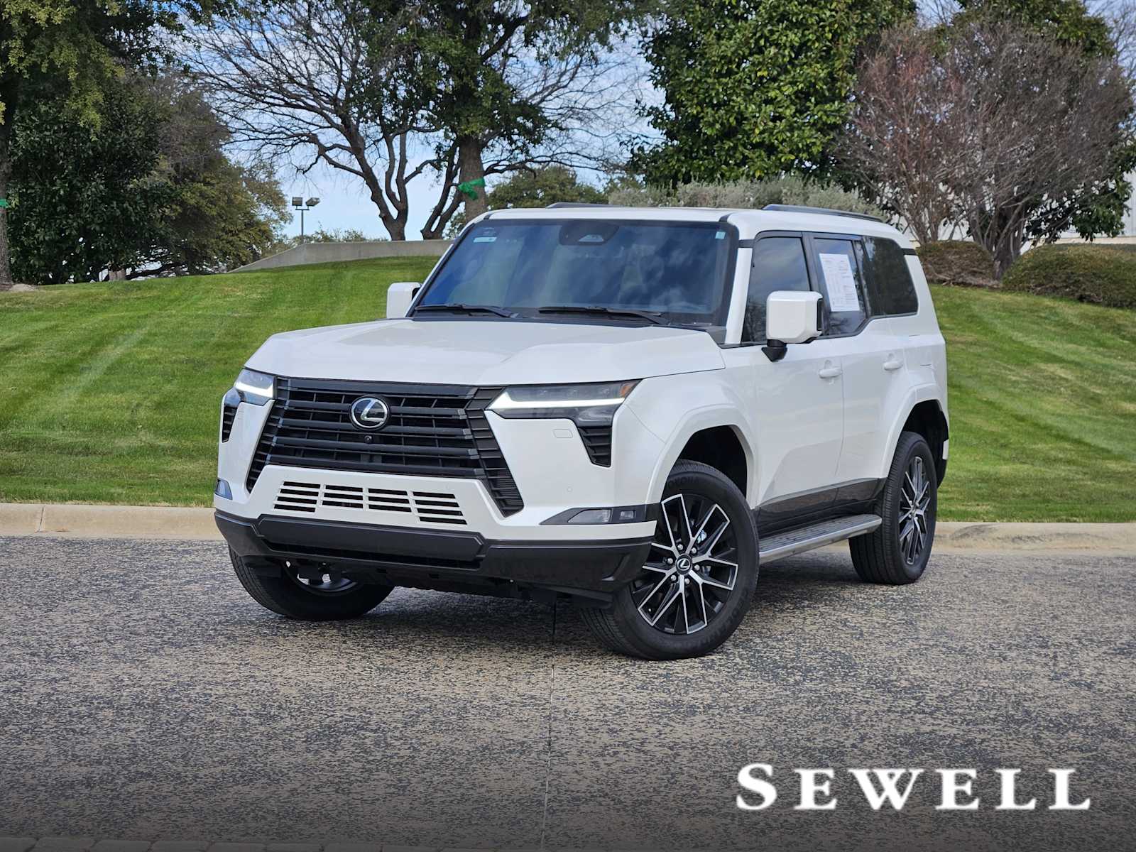 2025 Lexus GX Premium's photo