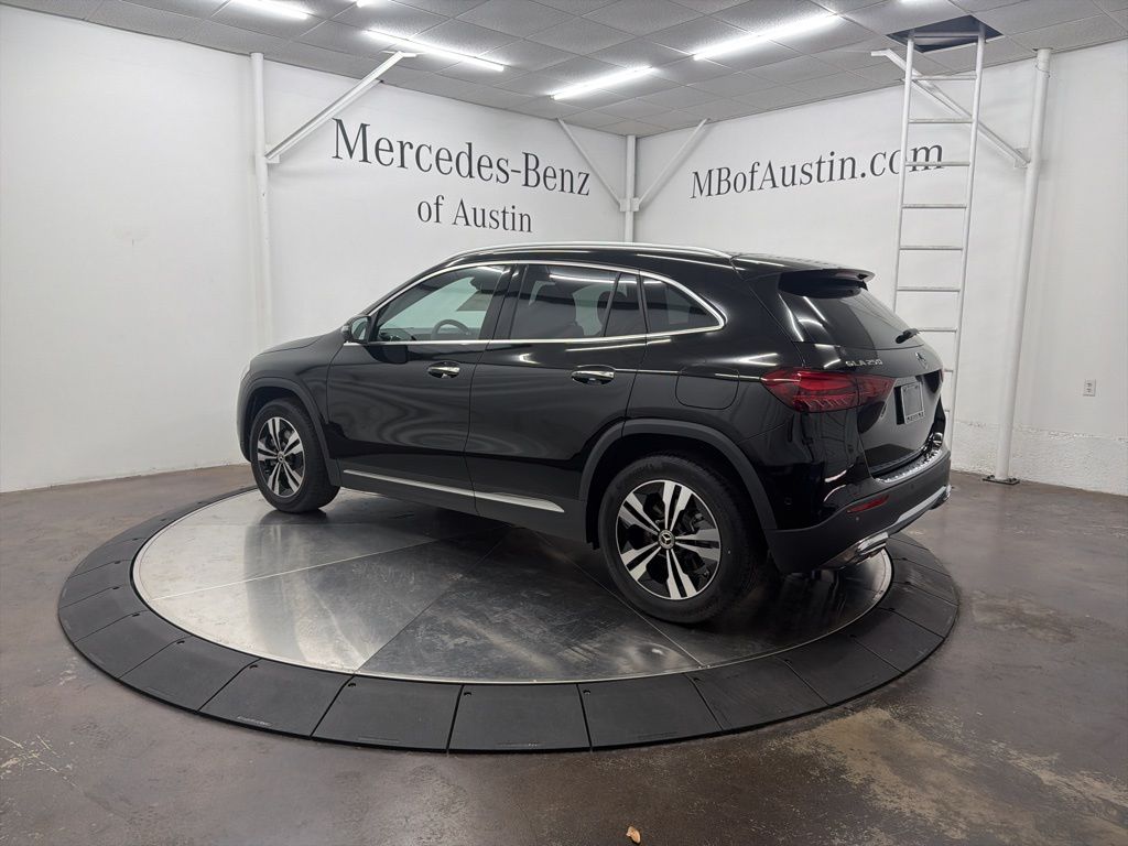 2026 Mercedes Benz GLA 250 photo 2