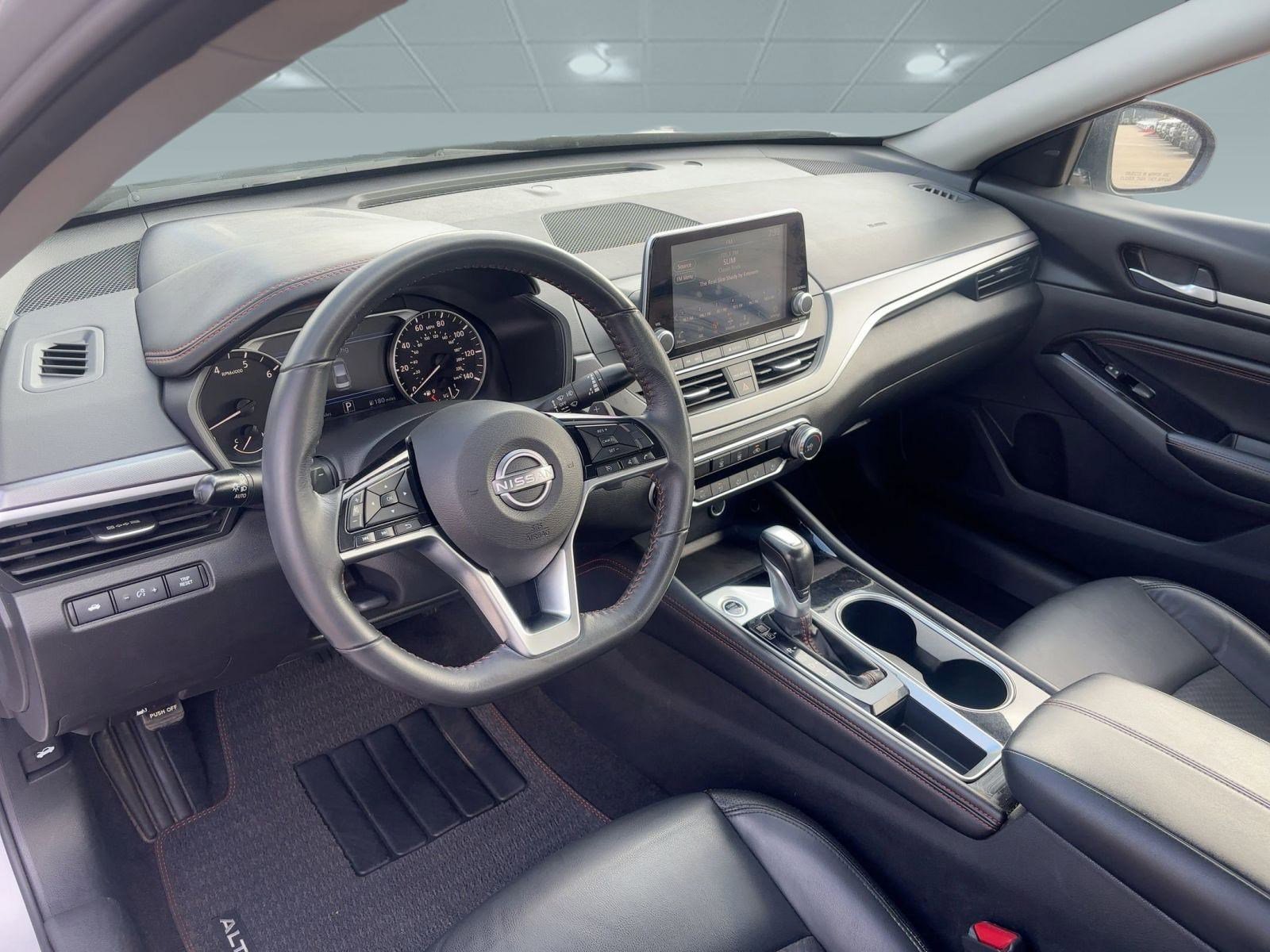 2023 Nissan Altima 2.5 SR photo 4