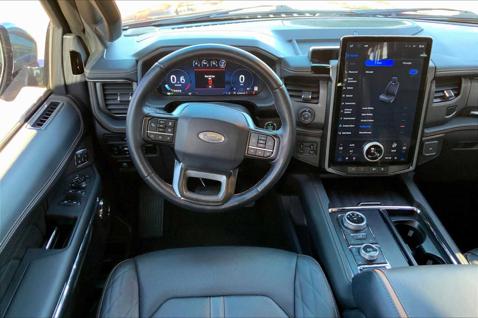 2024 Ford Expedition Platinum photo 4