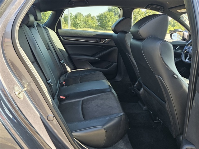 2018 Honda Accord Sport photo 16