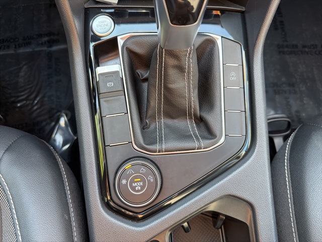 2023 Volkswagen Taos SE photo 18