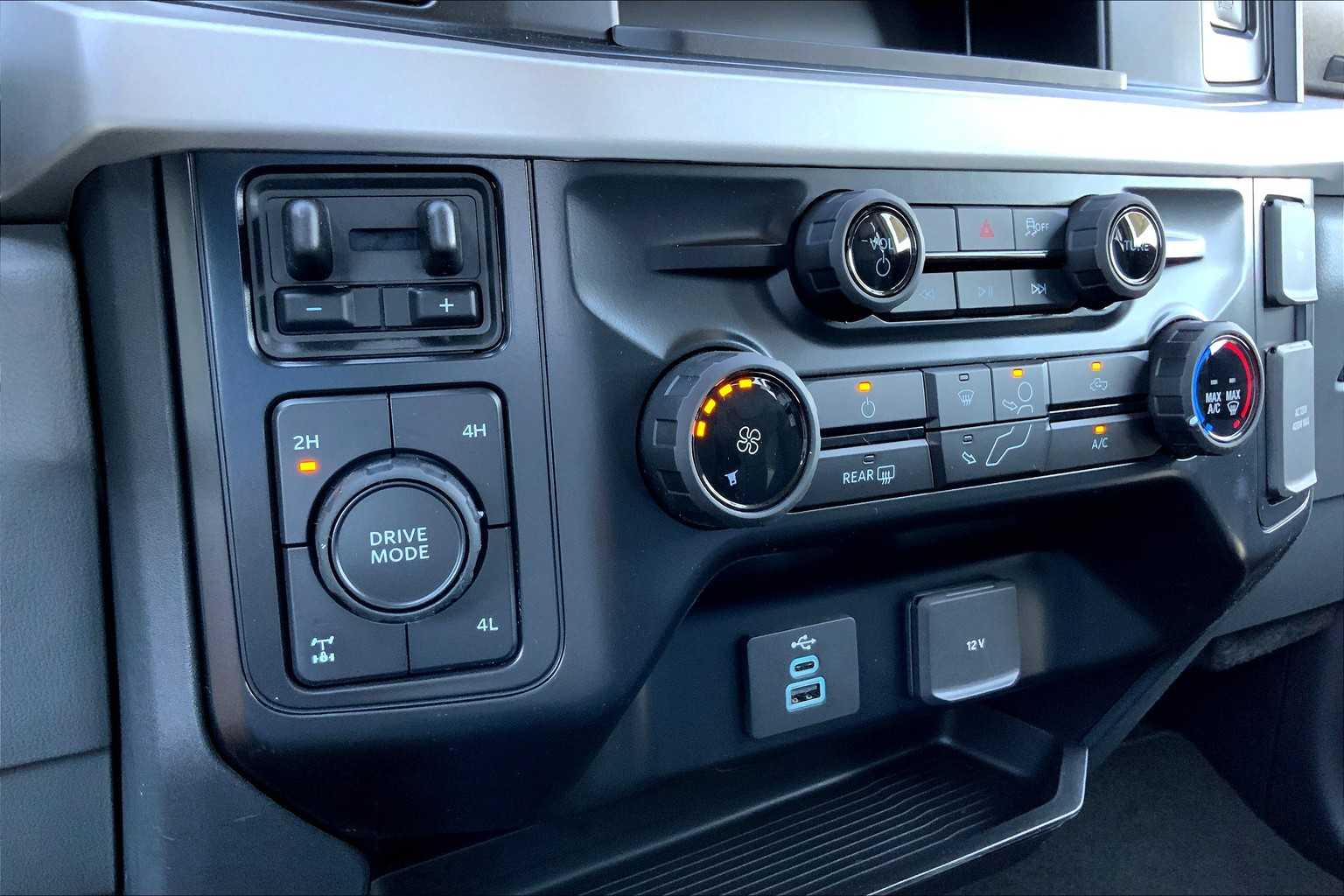 2025 Ford F-250 XLT photo 18