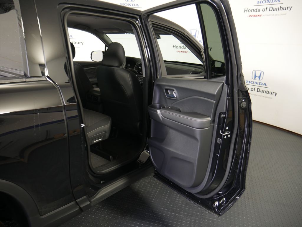 2025 Honda Ridgeline Sport photo 8