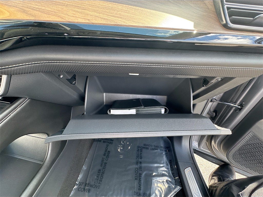 2024 Volkswagen Atlas SE Technology photo 32