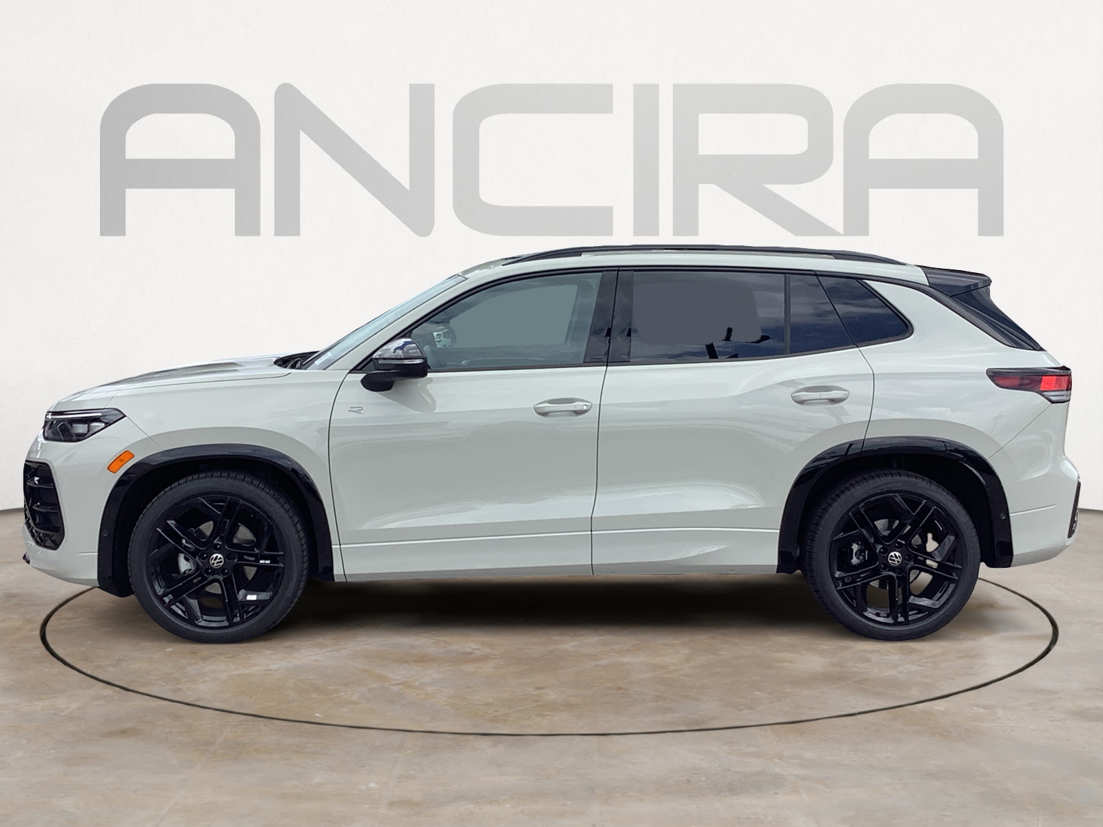 2025 Volkswagen Tiguan SE R-Line Black photo 4