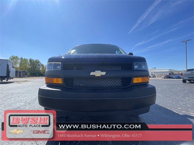 2025 Chevrolet Express Cargo 3500 photo 11