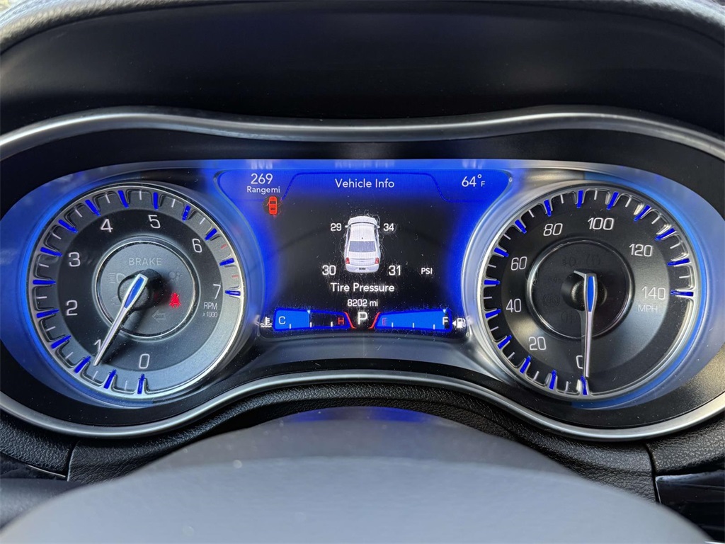 2023 Chrysler 300 Touring photo 23