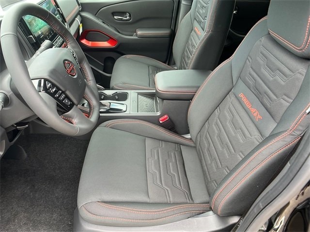 2025 Nissan Frontier PRO-4X photo 8