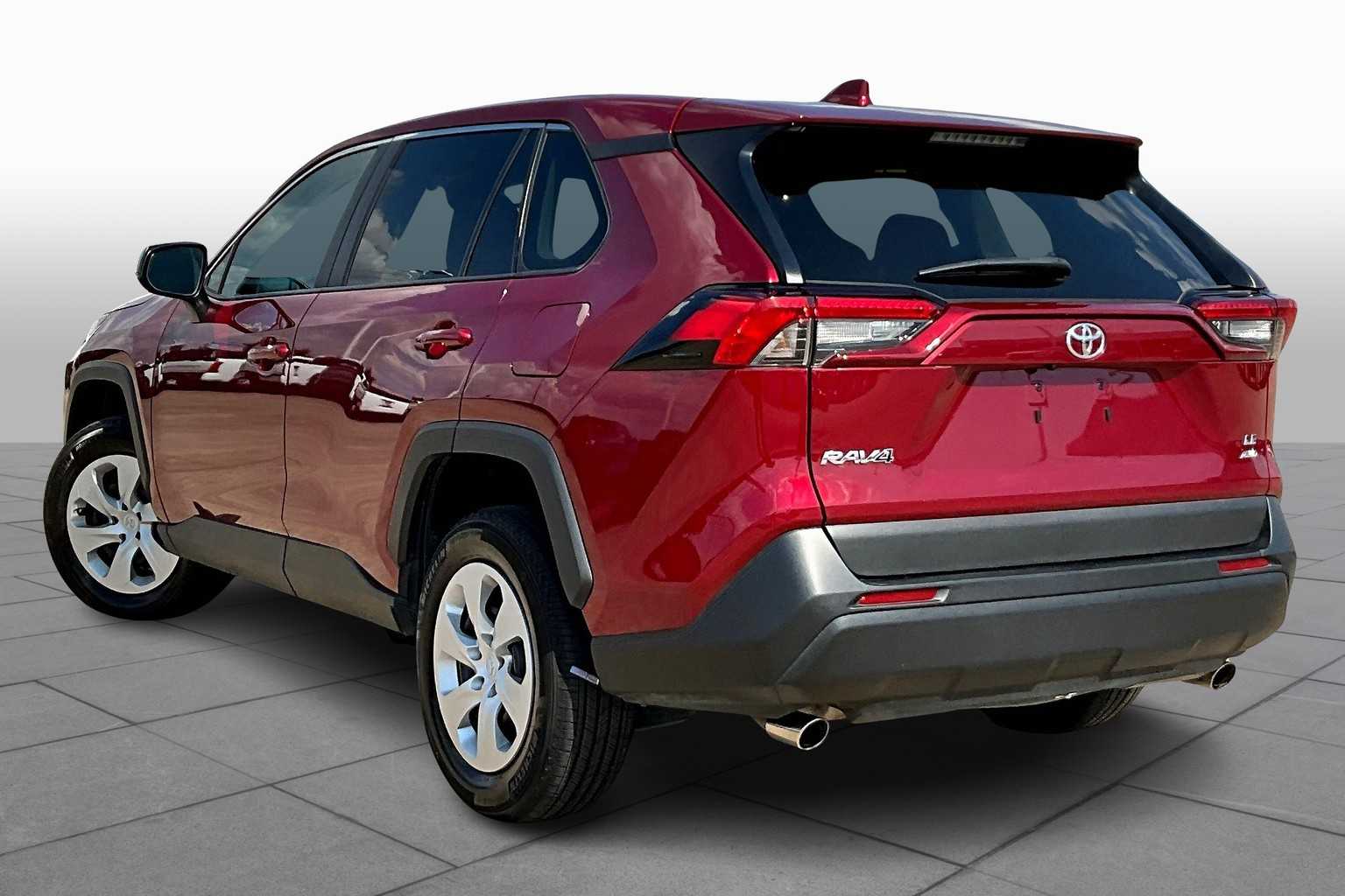2024 Toyota RAV4 LE photo 9