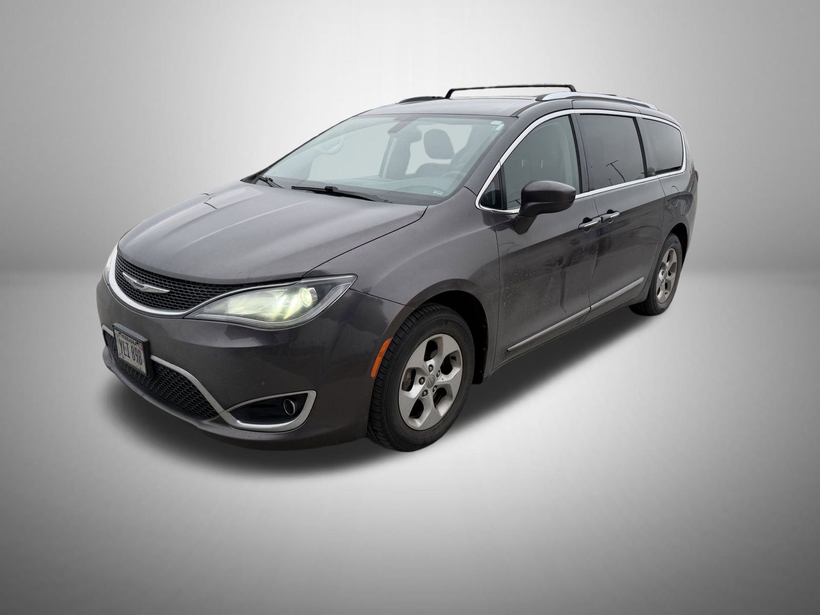 2017 Chrysler Pacifica Touring-L Plus's photo