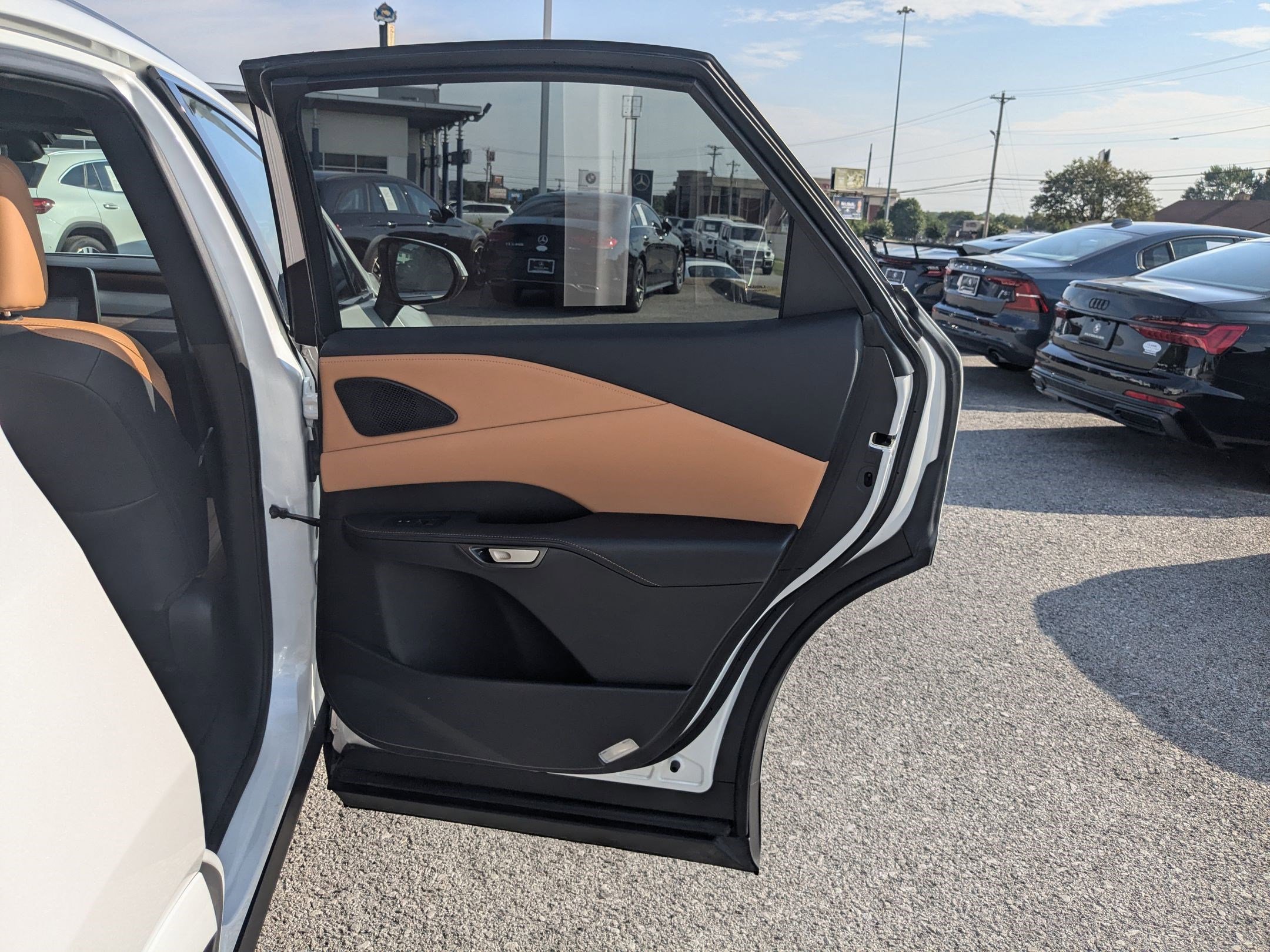 2023 Lexus RX 350h Premium photo 28