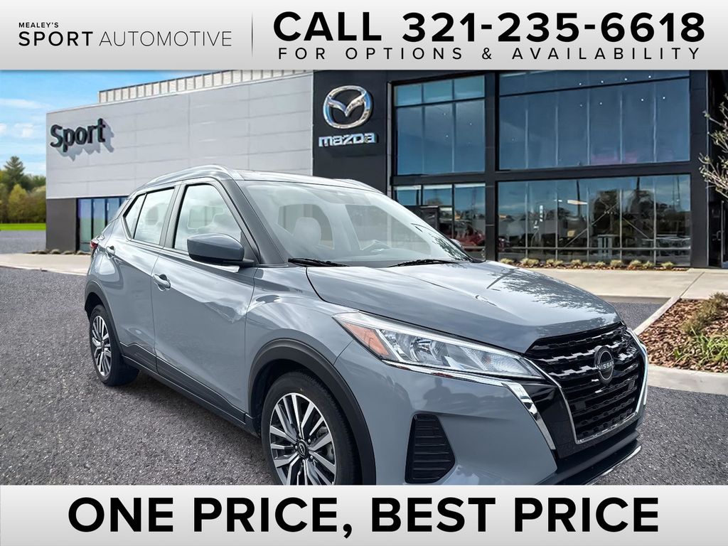 2023 Nissan Kicks SV's photo