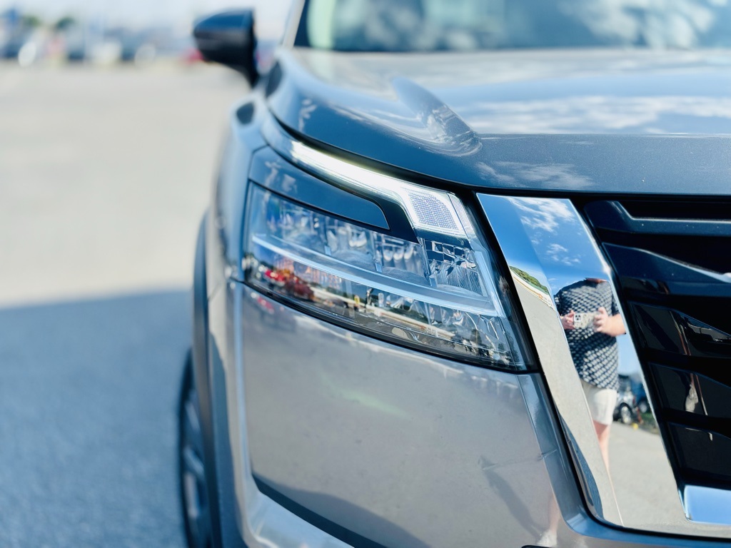 2022 Nissan Pathfinder SV photo 5