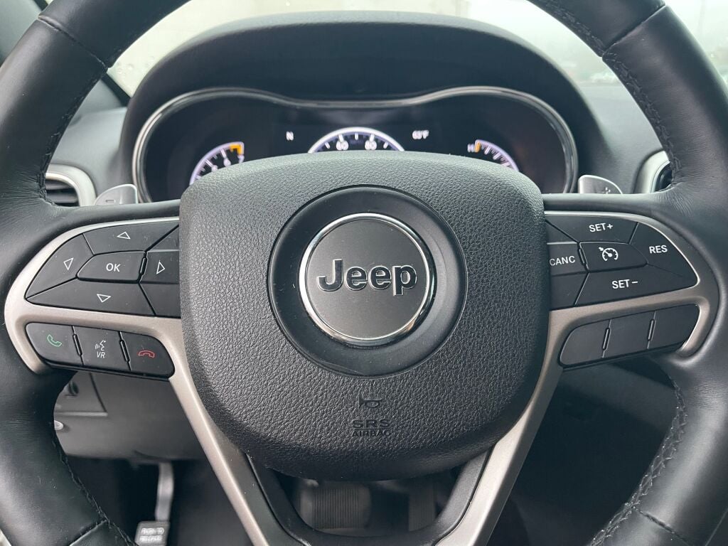 2017 Jeep Grand Cherokee Altitude photo 14
