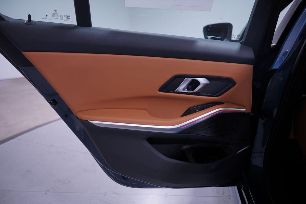 2025 Bmw 330i photo 14