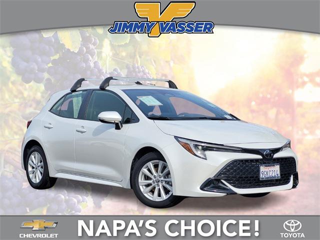 2023 Toyota Corolla Hatchback SE's photo