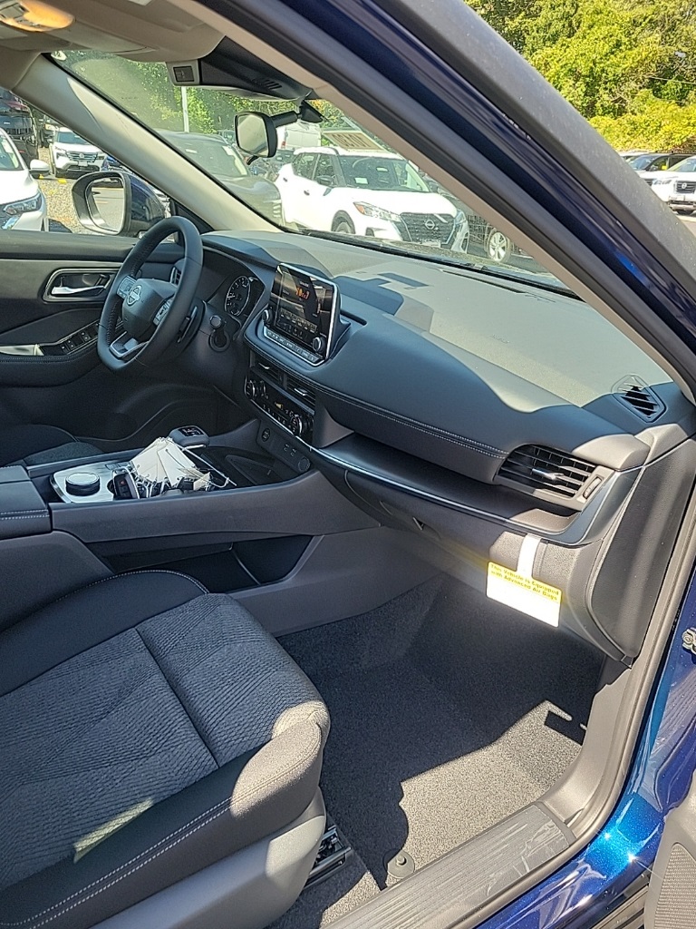 2026 Nissan Rogue SV photo 26