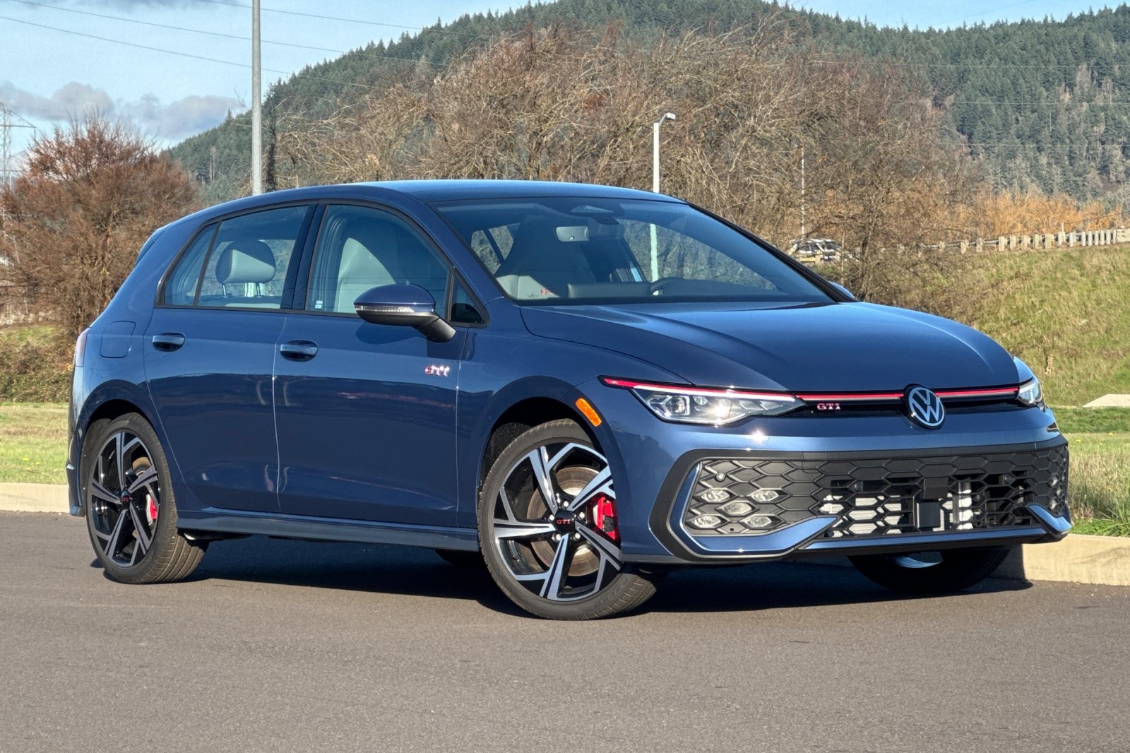 2026 Volkswagen Golf GTI SE's photo