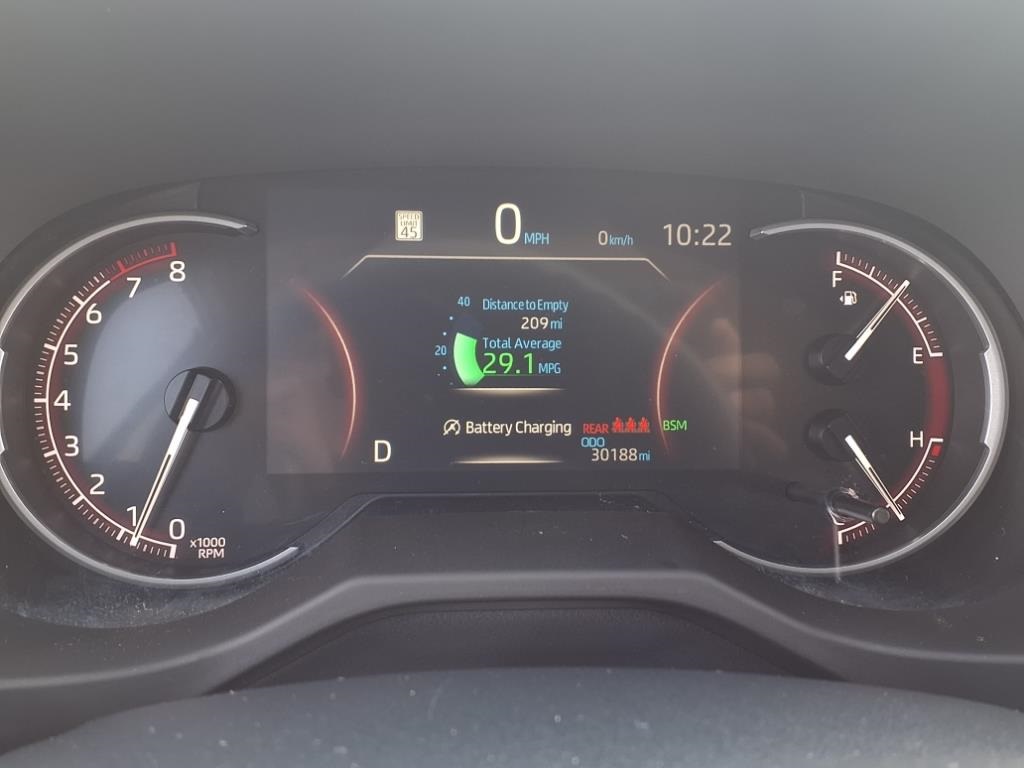 2024 Toyota RAV4 XLE photo 4