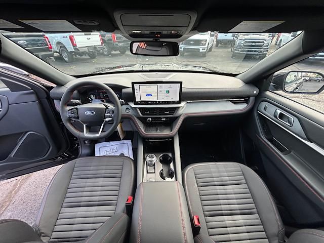 2025 Ford Explorer ST-Line photo 31