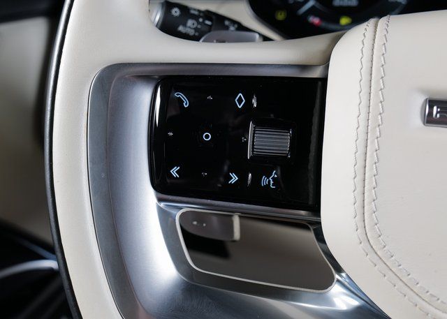 2023 Land Rover Range Rover SE photo 18