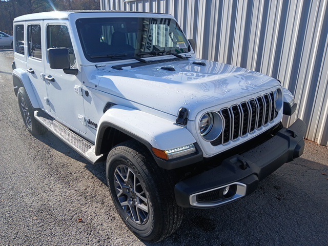 2026 Jeep Wrangler 4-Door Sahara's photo