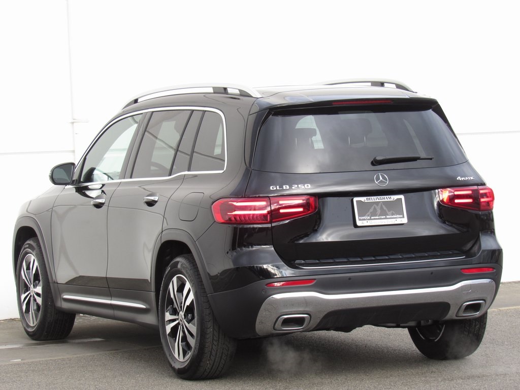 2025 Mercedes Benz GLB 250 4MATIC photo 4