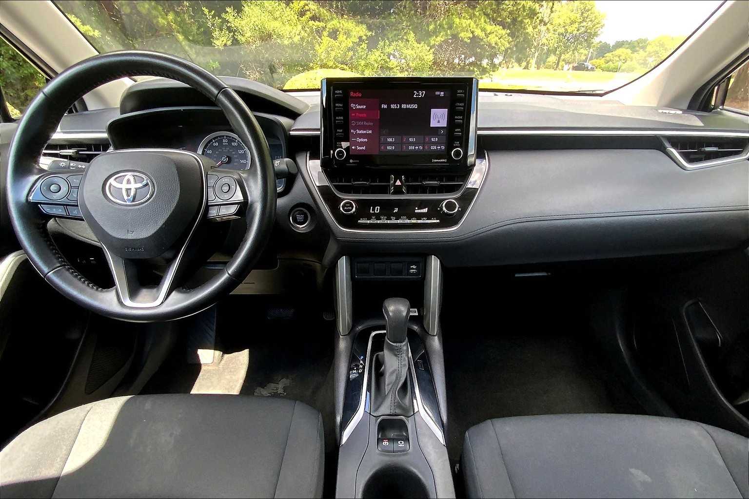 2022 Toyota Corolla Cross LE photo 14