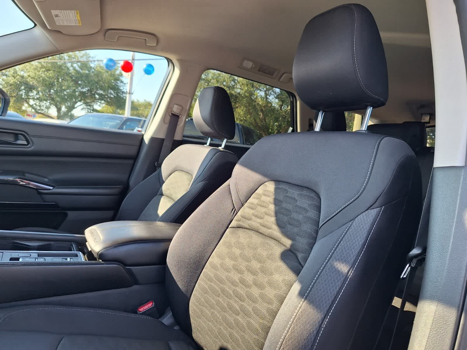 2024 Nissan Pathfinder SV photo 11
