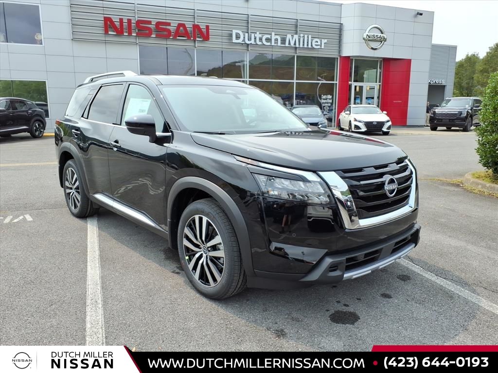 2025 Nissan Pathfinder Platinum's photo