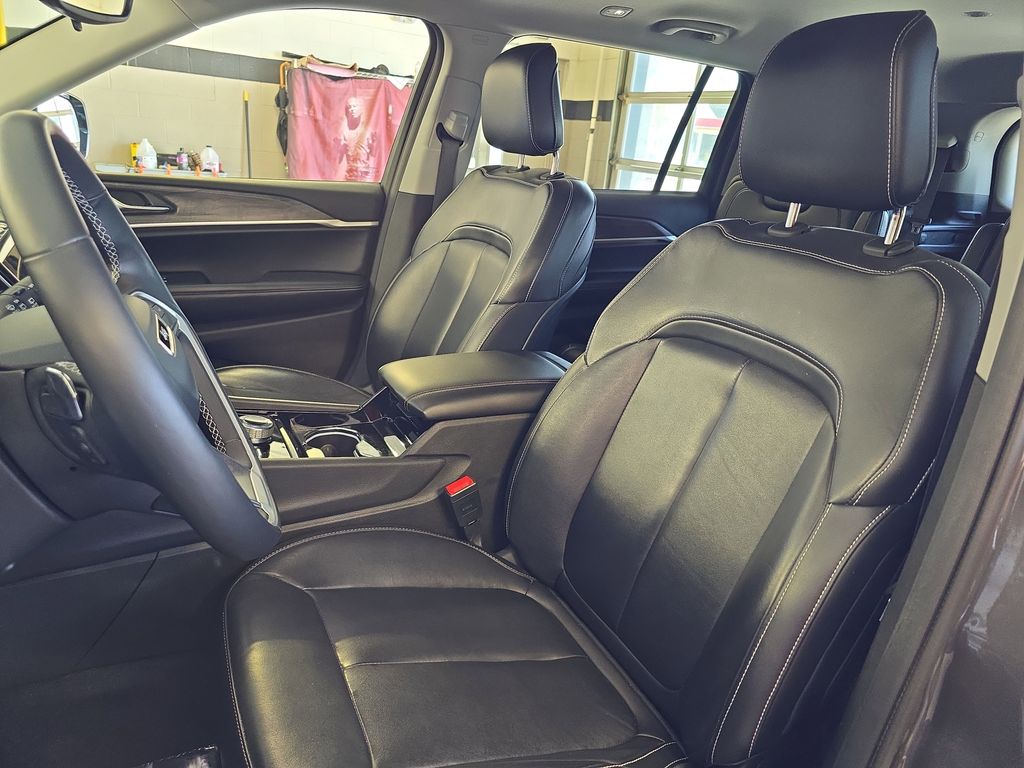 2021 Jeep Grand Cherokee Limited photo 16
