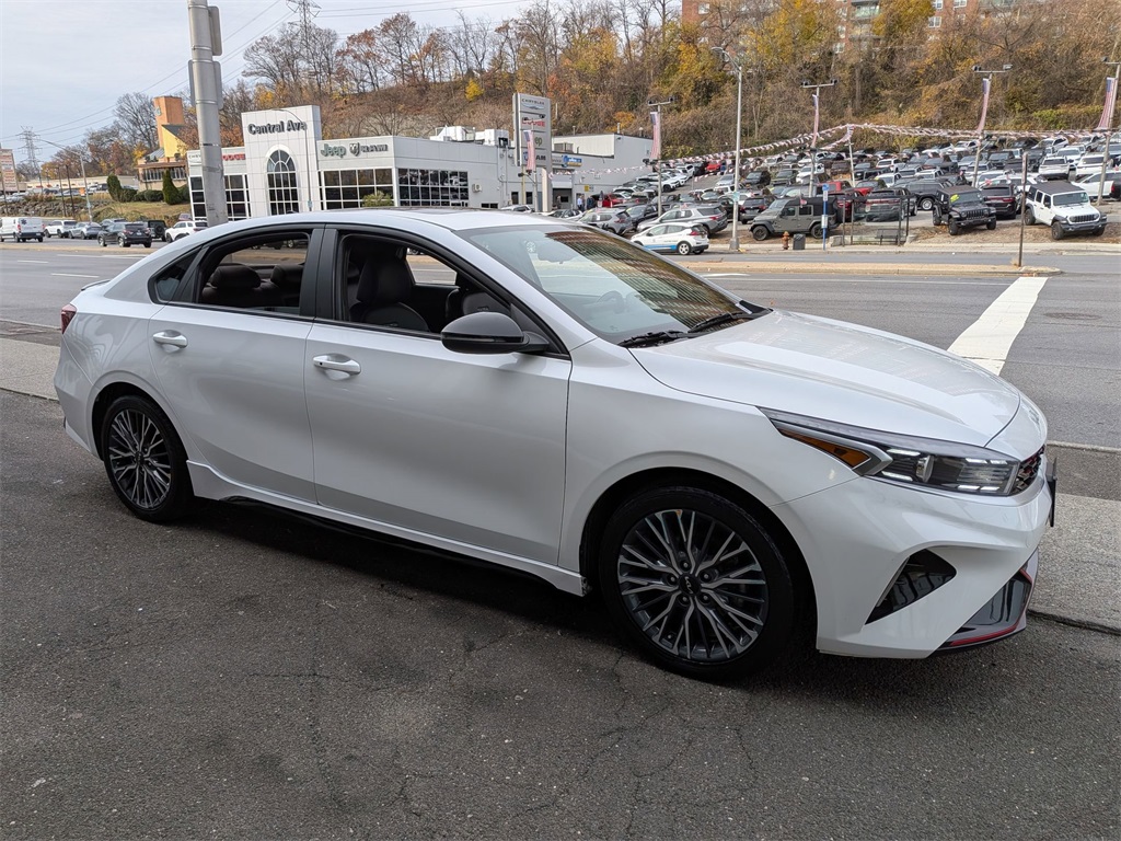 2023 Kia Forte GT-Line photo 3