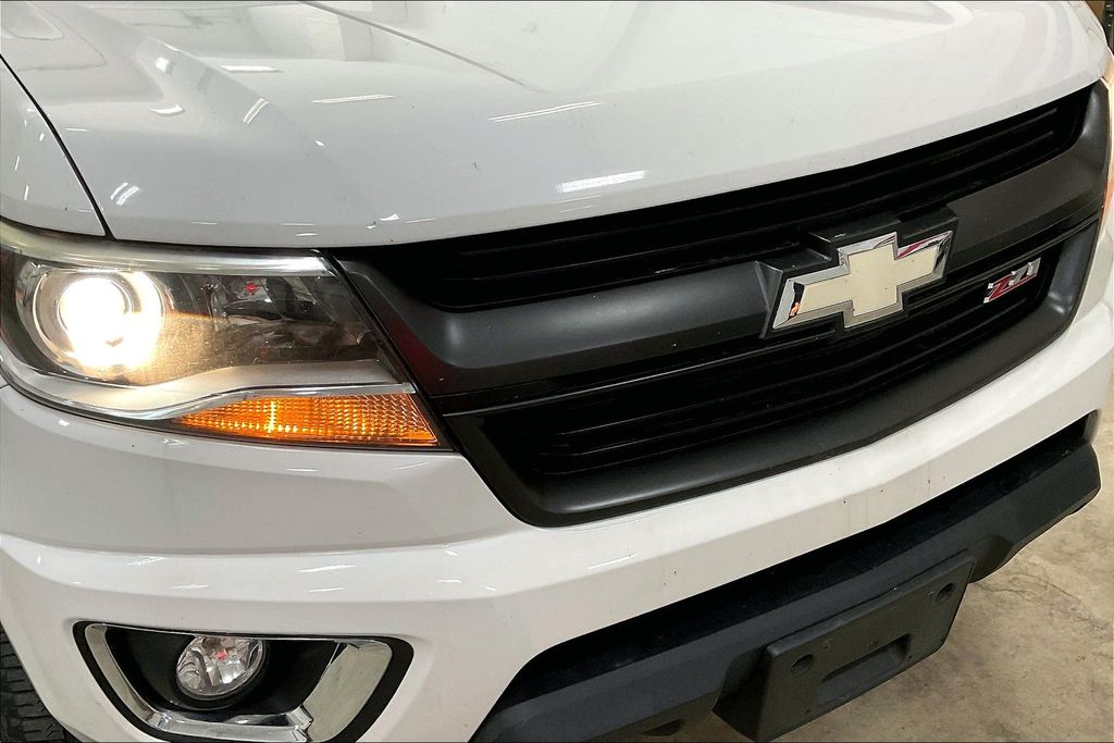 2017 Chevrolet Colorado Z71 photo 25