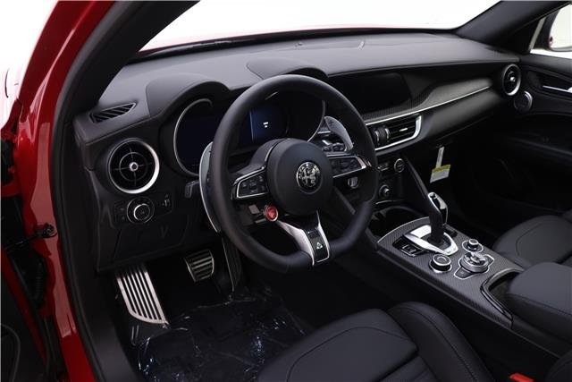 2024 Alfa Romeo Stelvio Quadrifoglio photo 6