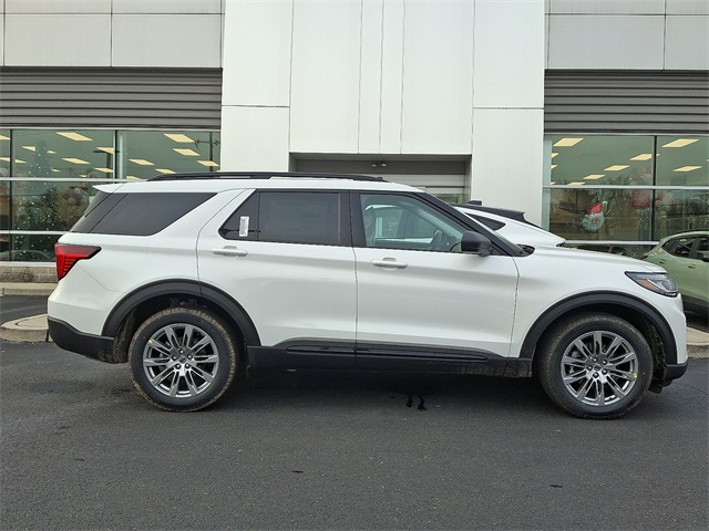2026 Ford Explorer Active's photo